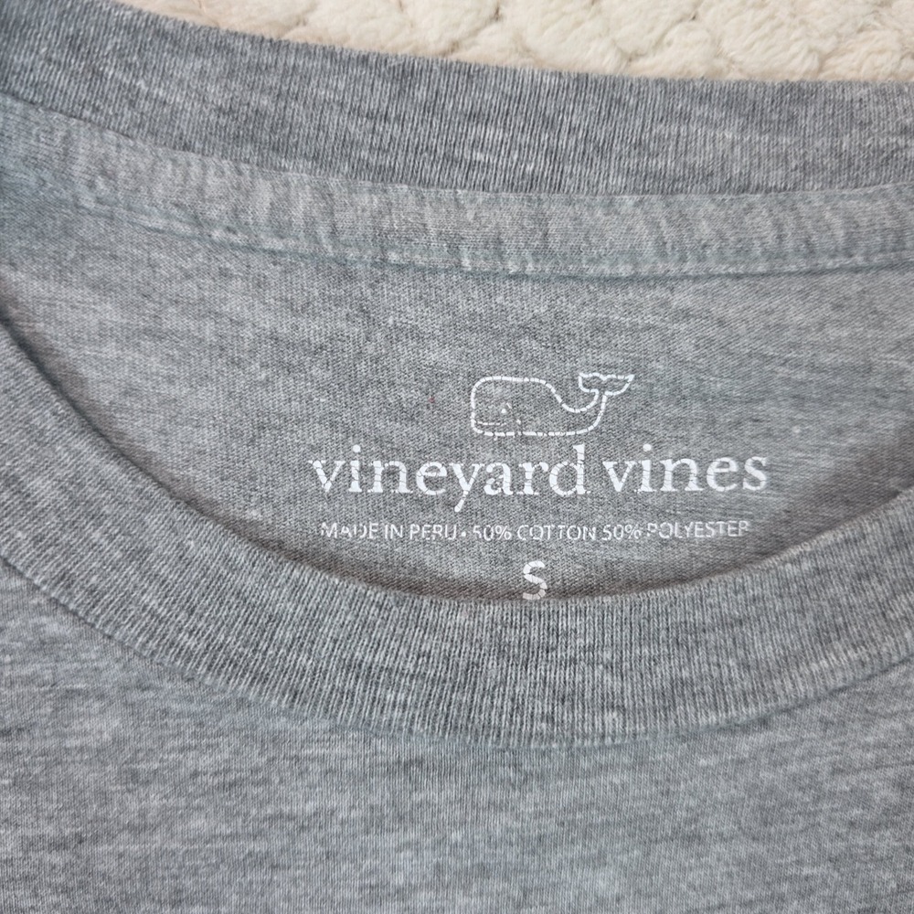 Vineyard Vines Mens Halloween Witch Whale Graphic Pocket T-Shirt Gray Small - Picture 4 of 8